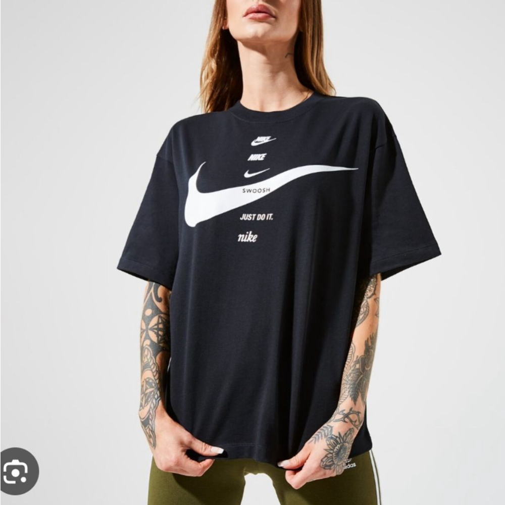 Nike Sportswear "Just Do It" Multi-Logo Graphic T-Shirt oversized boxy Swoosh